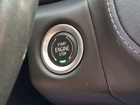 Used 2021 Chevrolet Suburban LT image 29