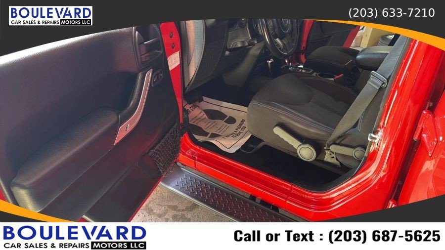 Used 2016 Jeep Wrangler Unlimited Sahara AWD/4WD image 21