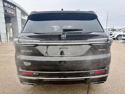 Used 2025 Buick Enclave Avenir w/ Super Cruise Package image 4