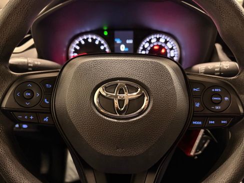 Used 2022 Toyota RAV4 LE image 16