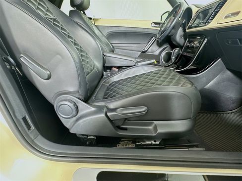 Used 2019 Volkswagen Beetle 2.0T SE image 22