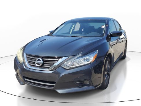 Used 2017 Nissan Altima 2.5 SV FWD image 3