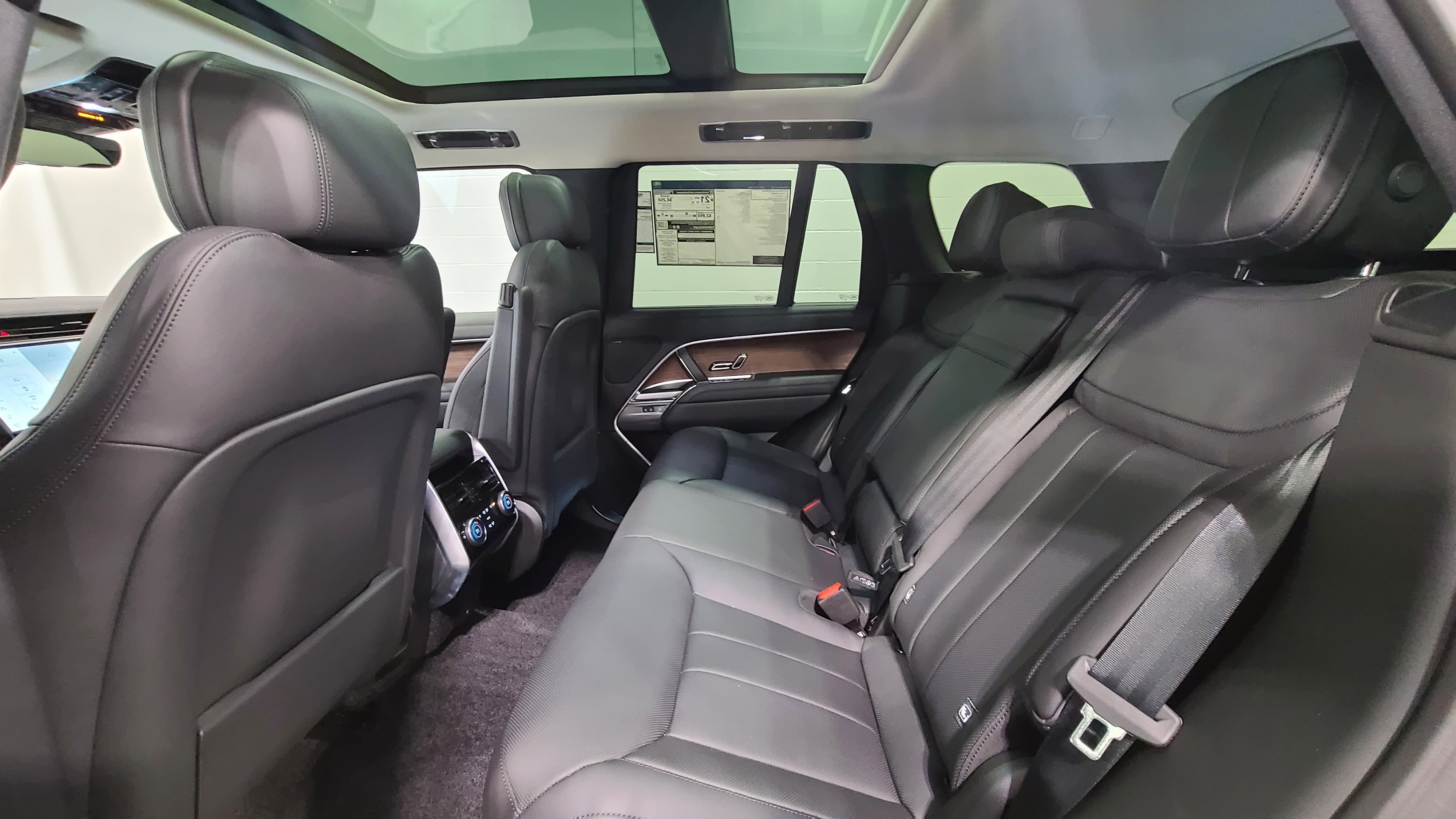 New 2026 Land Rover Range Rover SE AWD/4WD image 6