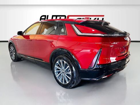 Used 2025 Cadillac Lyriq Sport AWD/4WD image 5