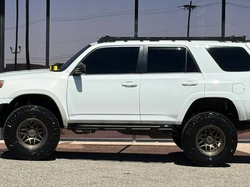 Used 2023 Toyota 4Runner SR5 Premium image 4