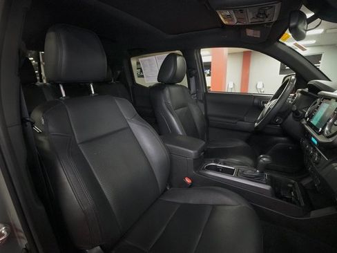 Certified 2023 Toyota Tacoma TRD Off-Road image 17