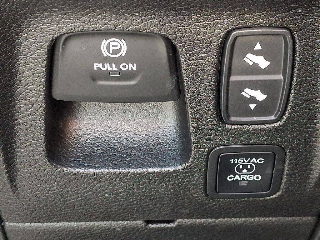 Used 2025 RAM 1500 Big Horn AWD/4WD image 29