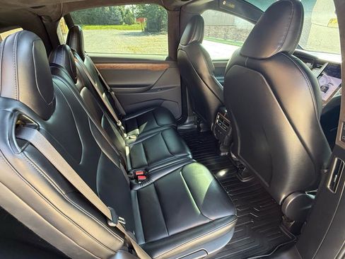 Used 2020 Tesla Model X Long Range image 28