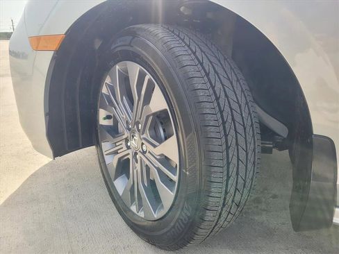 New 2026 Honda Odyssey Touring image 9