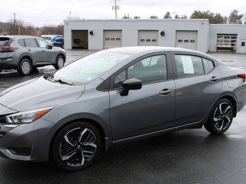 Used 2024 Nissan Versa SR w/ Trunk Package image 7
