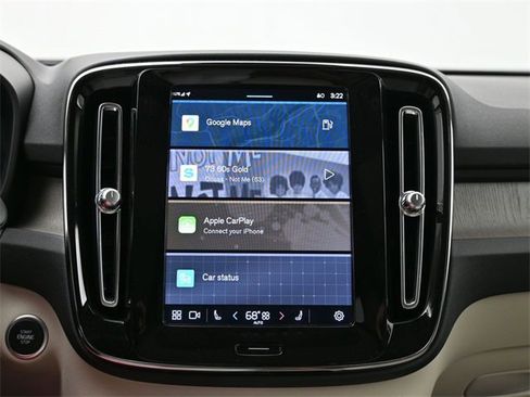 Used 2023 Volvo XC40 B5 Plus image 13