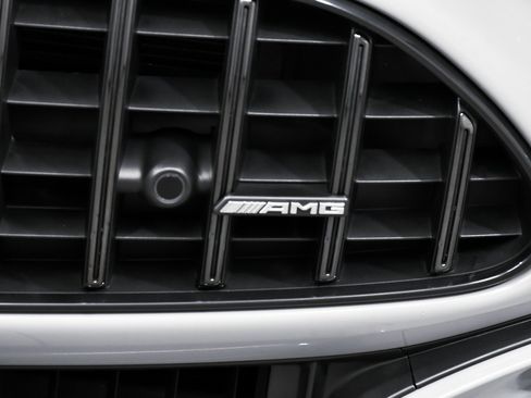 Used 2022 Mercedes-Benz SL 63 AMG 4MATIC w/ Driver Assistance Package image 88