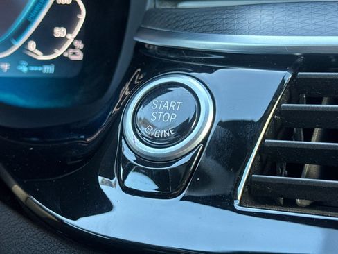 Used 2023 BMW 530e w/ Executive Package image 33