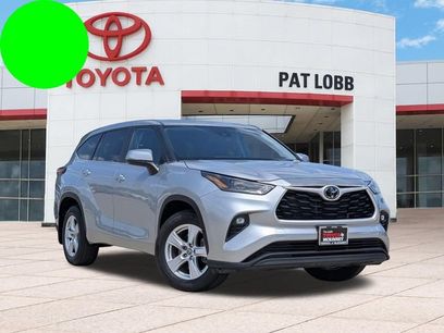 Used 2024 Toyota Highlander LE