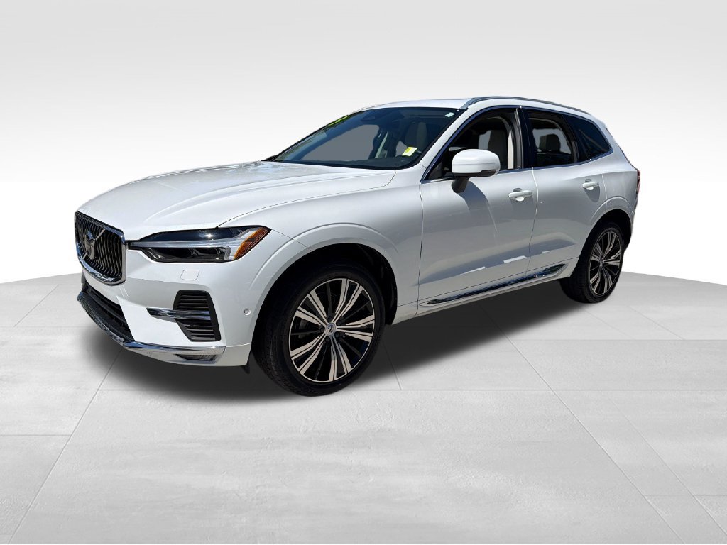 Used 2023 Volvo XC60 B5 Plus AWD/4WD image 3