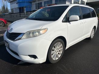 Used 2013 Toyota Sienna LE video 1