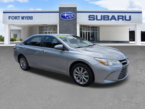 Used 2015 Toyota Camry XLE w/ Moonroof Package FWD image 1
