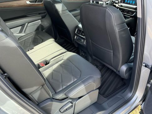 New 2026 Volkswagen Atlas SE image 28