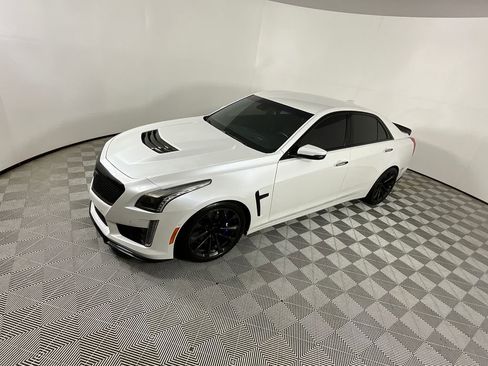 Used 2018 Cadillac CTS V image 9