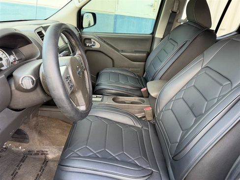 Used 2018 Nissan Frontier PRO-4X AWD/4WD image 38