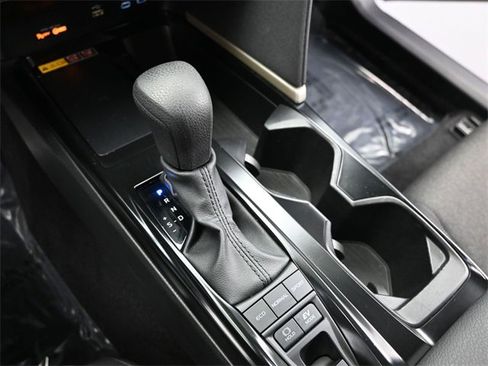 Used 2025 Toyota Camry LE w/ Convenience Package image 18