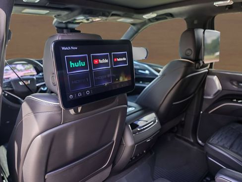 Certified 2024 Cadillac Escalade Sport Platinum w/ LPO, Floor Liner Package AWD/4WD image 27