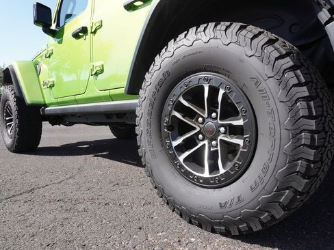 Used 2025 Jeep Wrangler Unlimited Rubicon AWD/4WD image 7