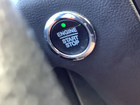 Used 2018 Ford Edge SEL w/ Equipment Group 201A AWD/4WD image 22