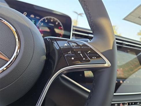 New 2026 Mercedes-Benz E 350 4MATIC Sedan image 16