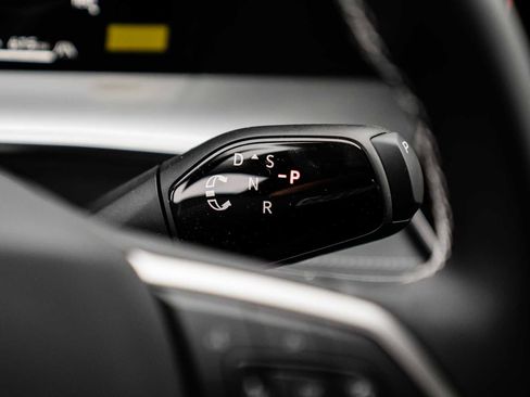 New 2026 Volkswagen Tiguan SE image 29