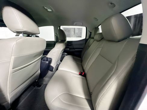 Used 2022 Toyota Tacoma SR5 w/ Technology Package image 28