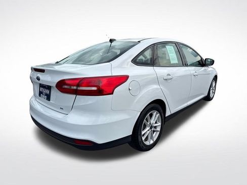 Used 2017 Ford Focus SE w/ Interior Protection Package FWD image 5