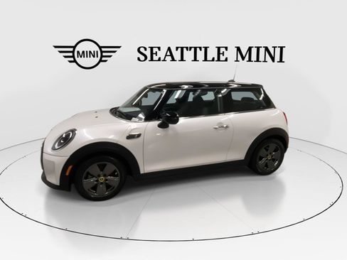 Used 2024 MINI Cooper SE FWD image 7