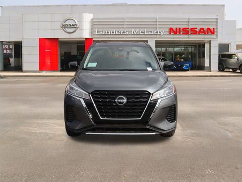 New 2025 Nissan Kicks Play S image 4