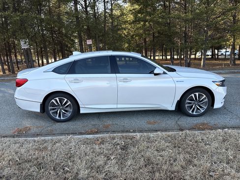 Used 2019 Honda Accord Touring image 11