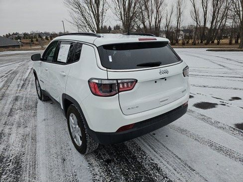 Used 2022 Jeep Compass Latitude w/ Convenience Group image 3