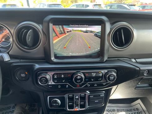 Used 2022 Jeep Wrangler Unlimited Sport AWD/4WD image 16