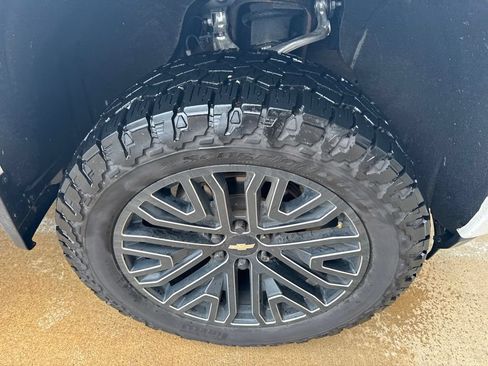 Used 2019 Chevrolet Silverado 1500 RST AWD/4WD image 4