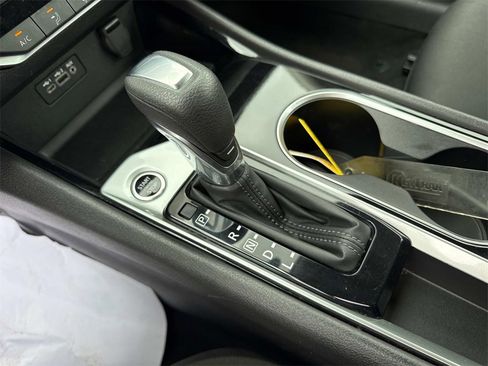 Used 2024 Nissan Altima 2.5 SV image 20