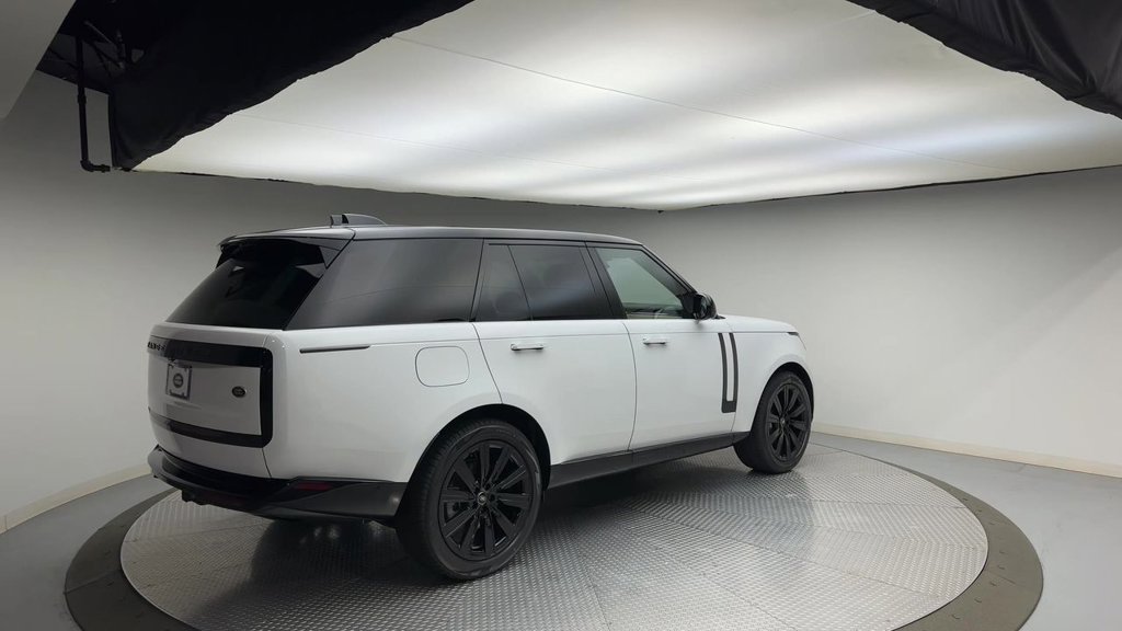 Used 2023 Land Rover Range Rover SE AWD/4WD image 8