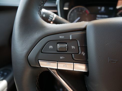 Used 2025 Cadillac XT6 Luxury FWD image 28