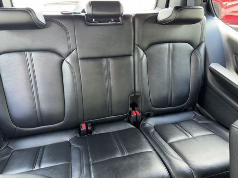 Used 2024 Jeep Wagoneer Series III AWD/4WD image 19