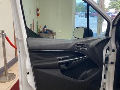 Used 2018 Ford Transit Connect XL FWD image 17