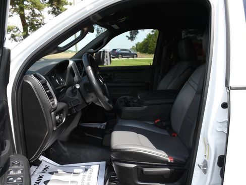 Used 2022 RAM 3500 Tradesman w/ Chrome Appearance Group AWD/4WD image 11