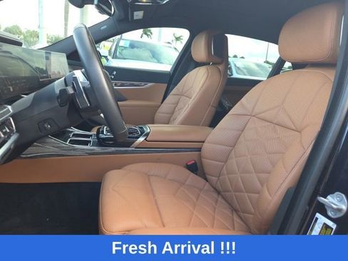 Used 2023 BMW 740i RWD image 16