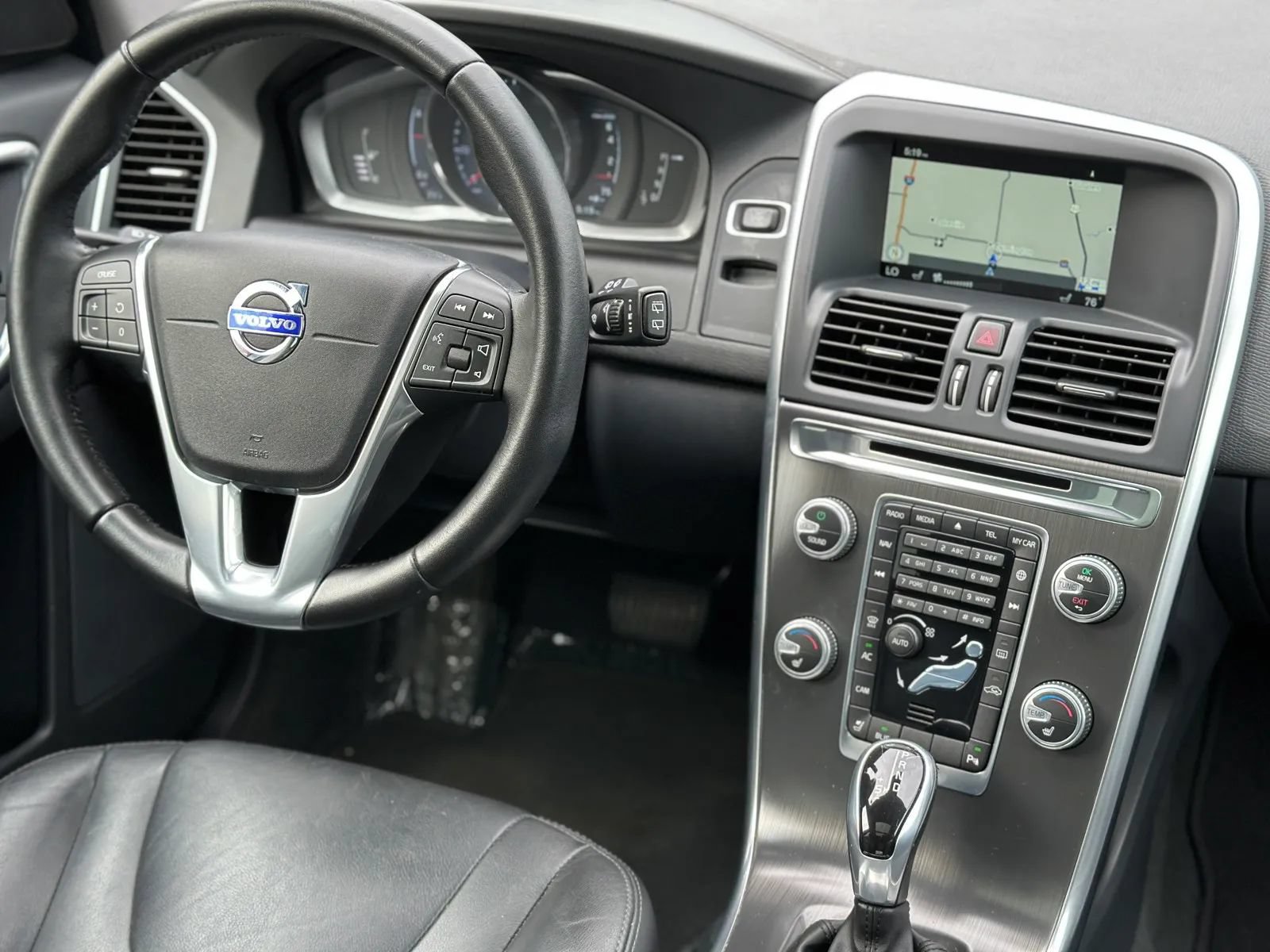 Used 2016 Volvo XC60 T5 Premier w/ Protection Package AWD/4WD image 24