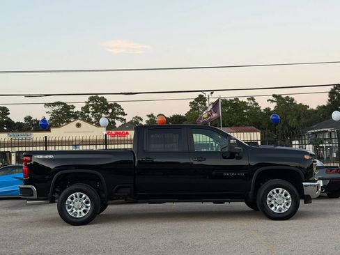 Used 2025 Chevrolet Silverado 2500 LT w/ Safety Package AWD/4WD image 11