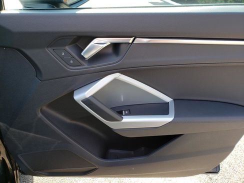 Used 2023 Audi Q3 2.0T Premium image 19