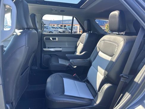 Used 2023 Ford Explorer XLT w/ Equipment Group 202A AWD/4WD image 6