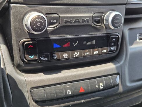 Used 2025 RAM ProMaster 2500 w/ Convenience Group FWD image 19